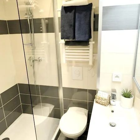 Apartment Cosy Avec Piscine Residentielle & Proche Centre *