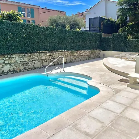 Cosy Avec Piscine Residentielle & Proche Centre